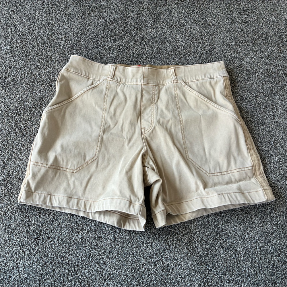 SPANX Women’s Light Khaki Stretch Twill Shorts, Size Large